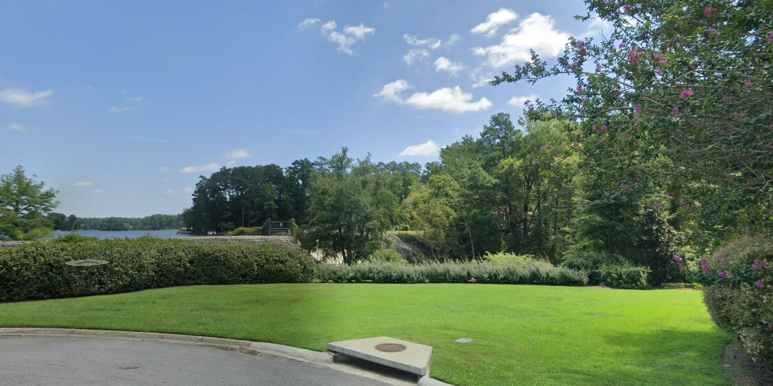 Map showing the location of Neelagra Falls at the end of Old Mill Ct in Forest Acres, SC